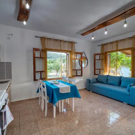 Ferienhaus σπιτι στην εξοχη - *