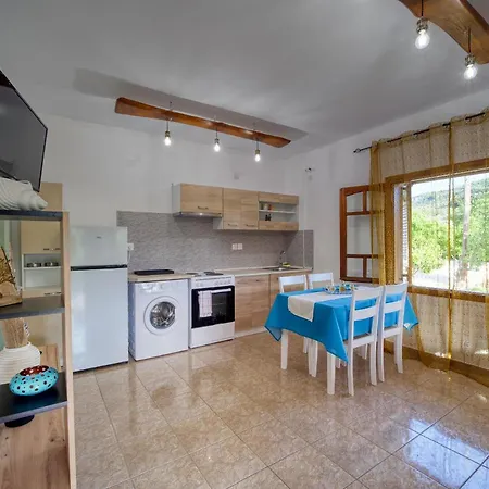 Dom wakacyjny σπιτι στην εξοχη - Milina