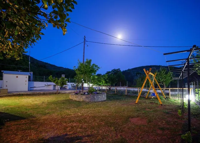 σπιτι στην εξοχη - *